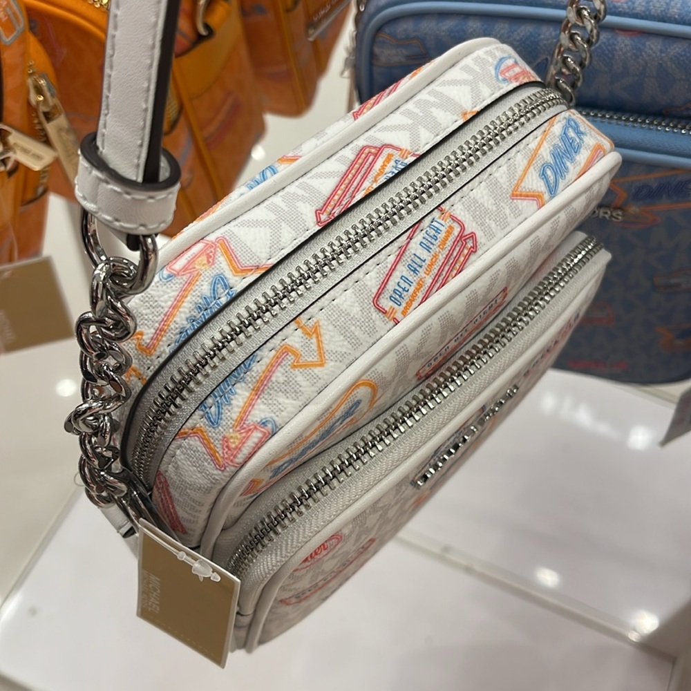 MICHAEL KORS
Jet Set Md Printed Signature Logo Crossbody NS CHAIN XBODY Flight - Picture 3 of 16
